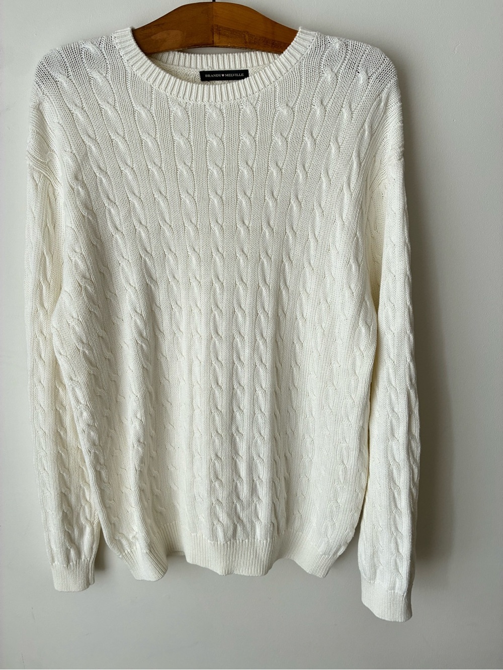 Brandy Melville Sweater Women’s Medium Cable Knit Crewneck